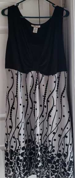 Sleeveless Dress - Picture 1 of 1